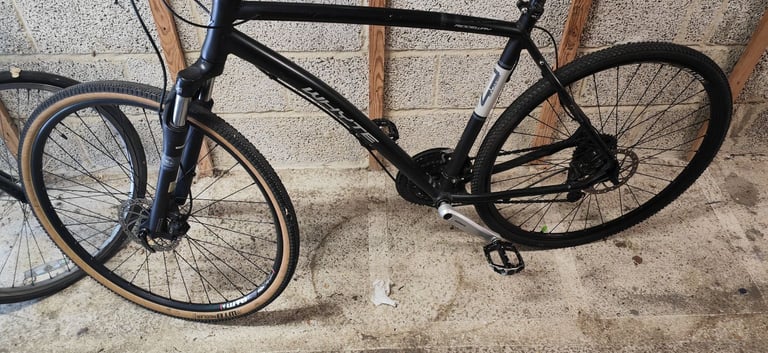 Whyte hybrid bike
