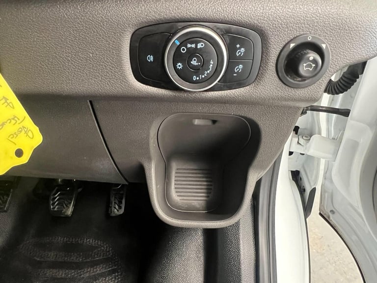 2023 Ford Transit 2.0 350 EcoBlue Leader FWD L4 Euro 6 (s/s) 2dr Luton Diesel Manual