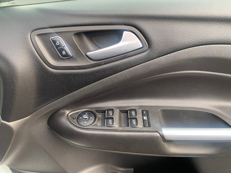 FORD KUGA  1.6t  ECOBOOST  TITANIUM X  IN VGC  NEW SERVICE NEW MOT WARRANTY GIVEN