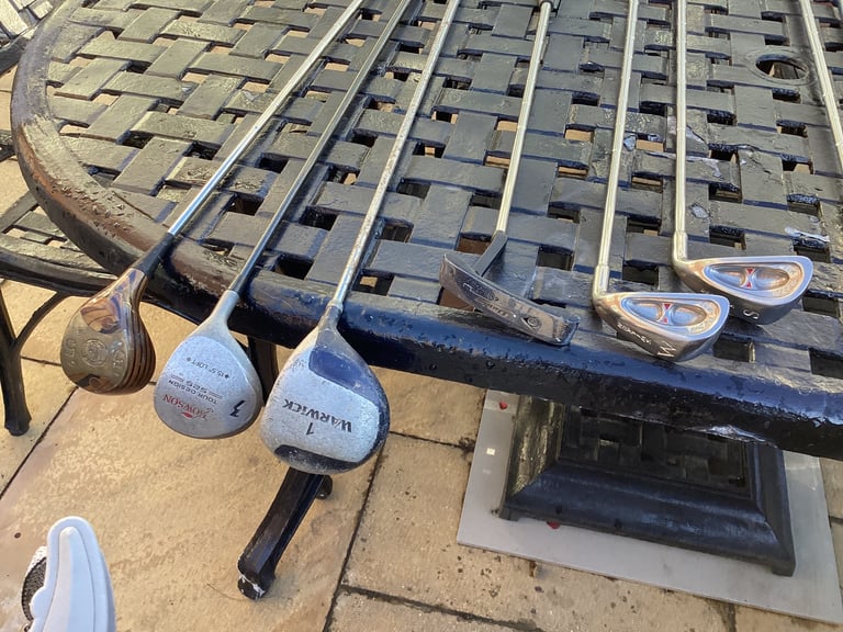 Full set of clubs (right handed) plus trolley £90 see photos