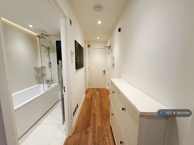 1 bedroom flat in Pavilion Mansions, London, SW9 (1 bed) (#2655584)