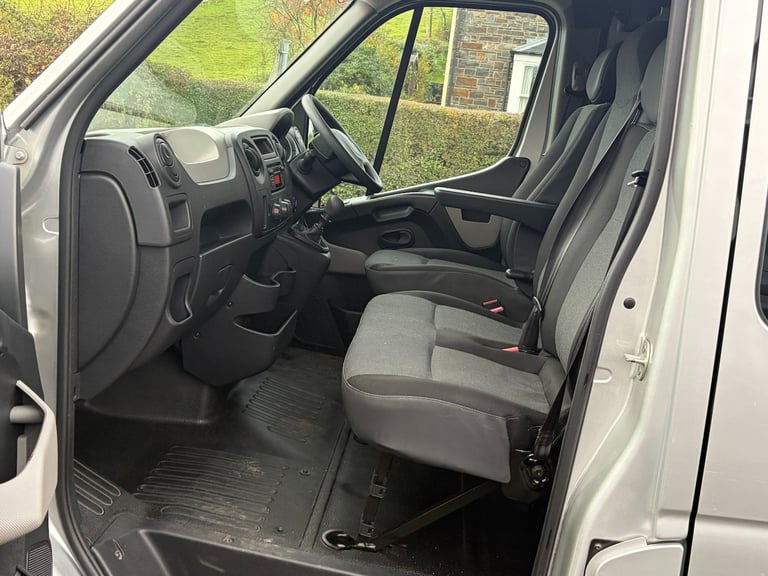 2017 Renault Master SL28dCi 110 Business WHEELCHAIR ACCESS/CAMPER PANEL VAN Diesel Manual