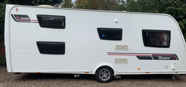 2013 Elddis Avante 576, 6 berth with a Motor Mover and a New Awning