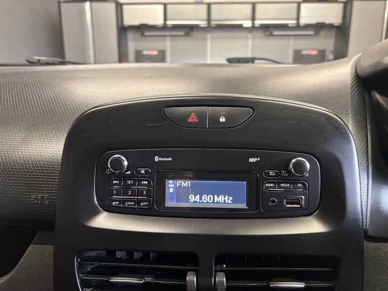 2016 Renault Clio 1.2 16V Play 5dr HATCHBACK Petrol Manual