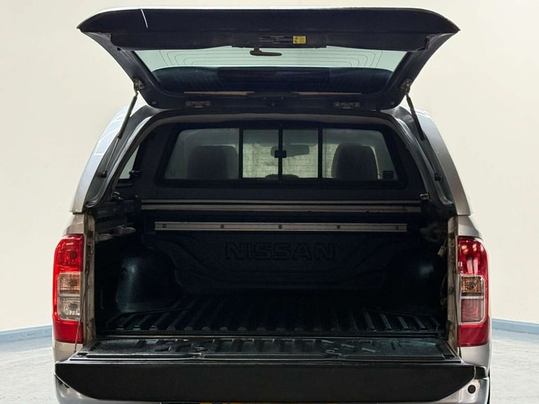 2018 Nissan Navara 2.3 dCi Off-Roader AT32 Auto 4WD Euro 6 4dr Pickup Diesel Automatic