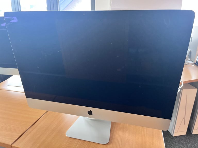iMac 27" (5K, Late 2015)