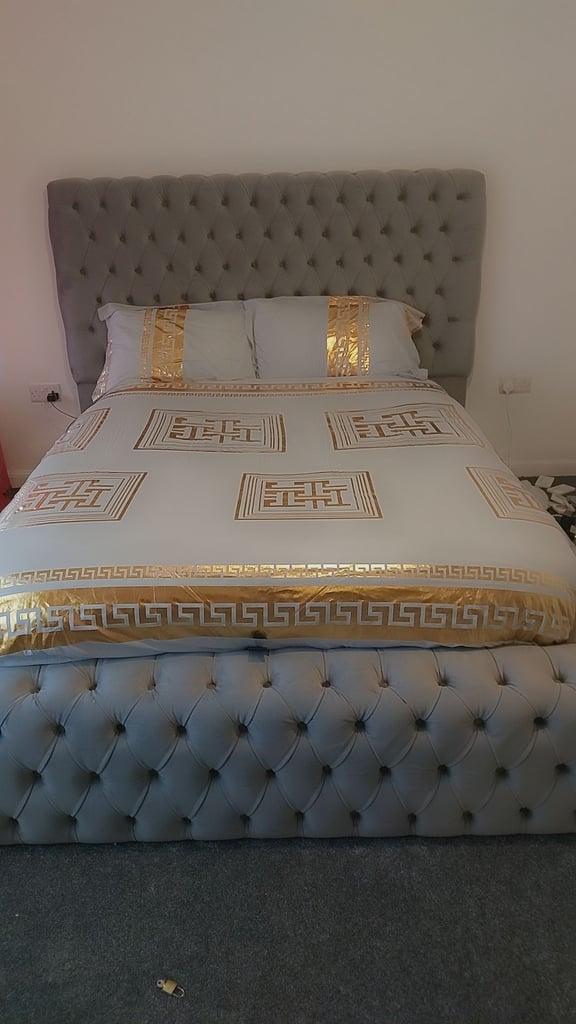 image for Luxurious double bed 