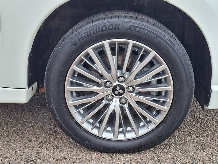 2021 21 Mitsubishi Outlander 2.4 PHEV Dynamic CVT Auto 4WD 13.8kWh. 1 Owner.