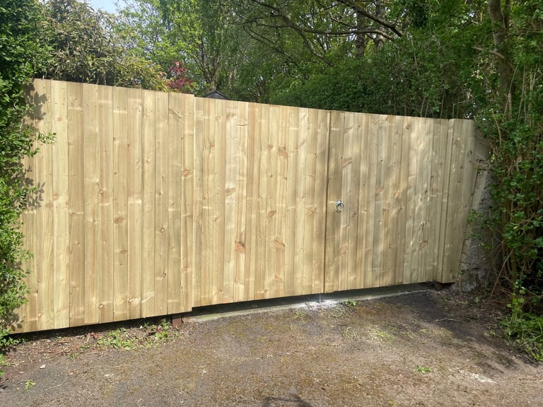Fence and gate