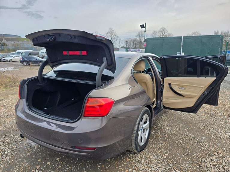 2014 BMW 3 Series 2.0 320d ED EfficientDynamics Euro 5 (s/s) 4dr Saloon Diesel Manual