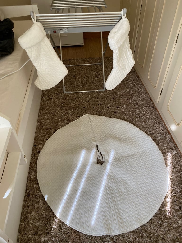 White plush decorations 