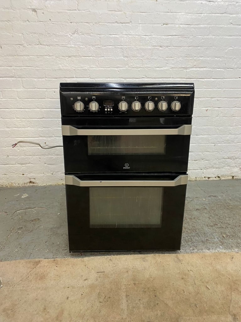 Beautiful Indesit Black 60CM Ceramic Electric Cooker With O