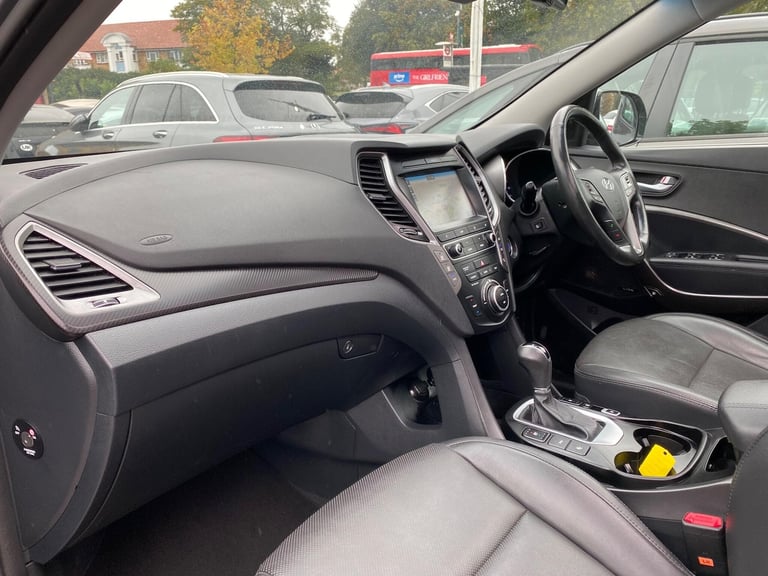2016 Hyundai Santa Fe 2.2 CRDi Blue Drive Premium SE Auto 4WD Euro 6 (s/s) 5dr (7 Seat) ESTATE Di...
