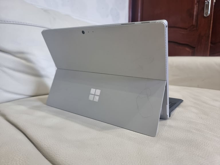 Microsoft Surface Pro 4. i7 6650U, 8GB RAM, 256GB NVME.