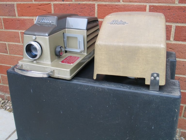 image for SLIDE PROJECTOR - ALDIS 303 FOR 2X2 SLIDES