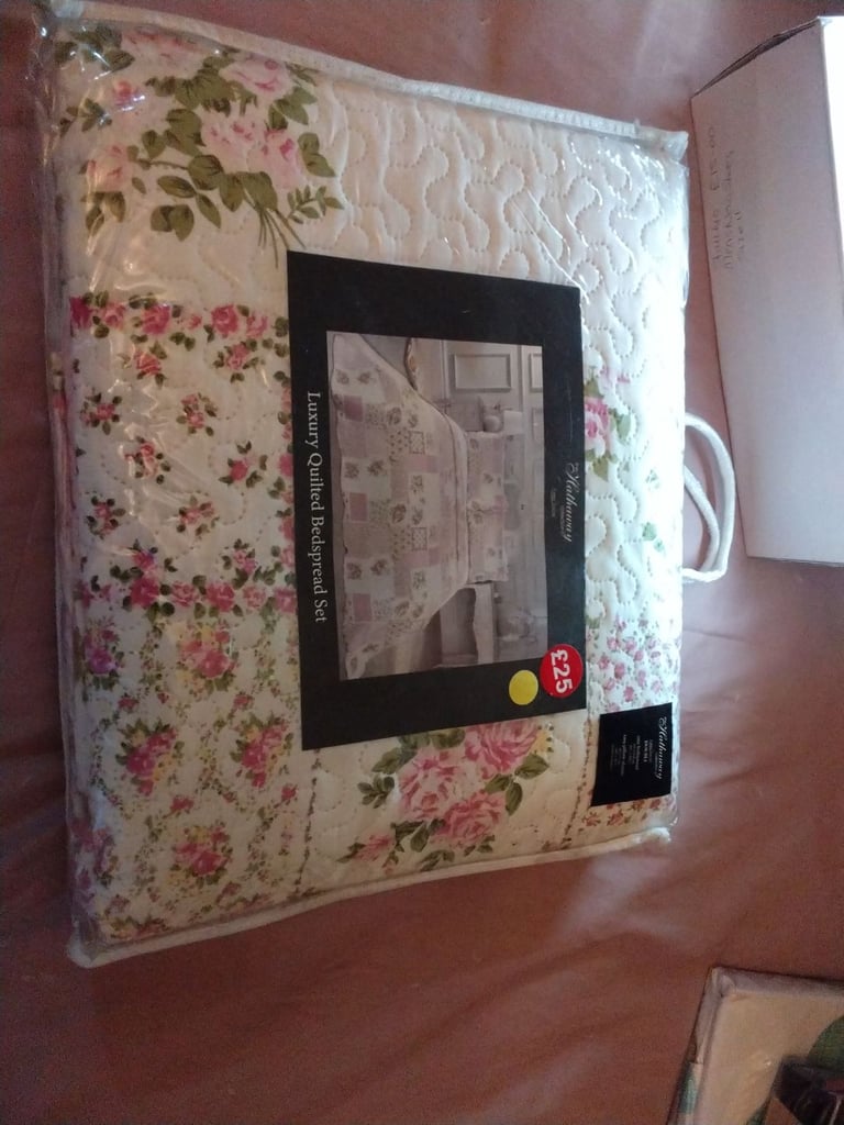 New floral pattern duvet cover set in a double 