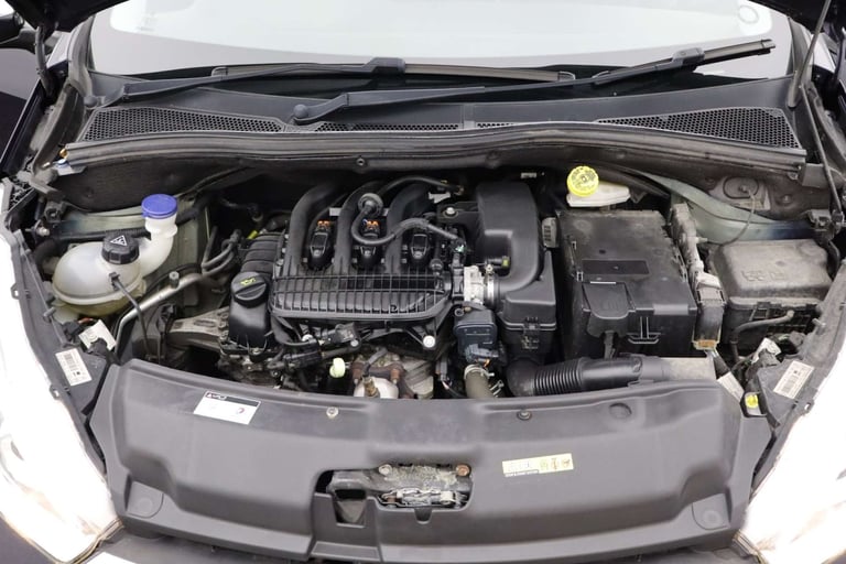 2019 Peugeot 208 1.2 208 Signature PureTech S/S 5dr Hatchback Petrol Manual