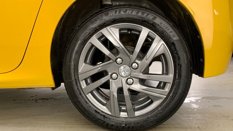 2022 Peugeot 208 1.2 PureTech Active Premium + Hatchback 5dr Petrol Manual Euro 6 (s/s) (75  Hatc...
