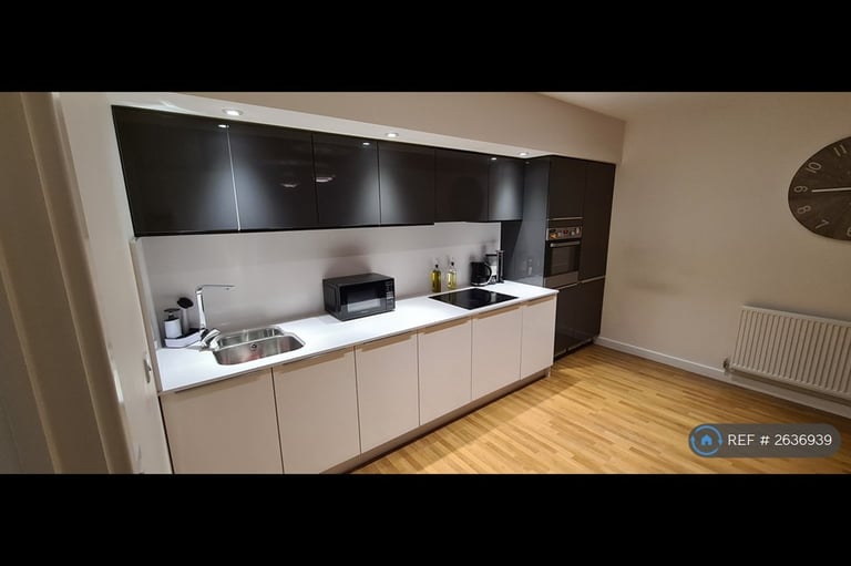 image for 2 bedroom flat in Clovelly Court, West Drayton, UB7 (2 bed) (#2636939)
