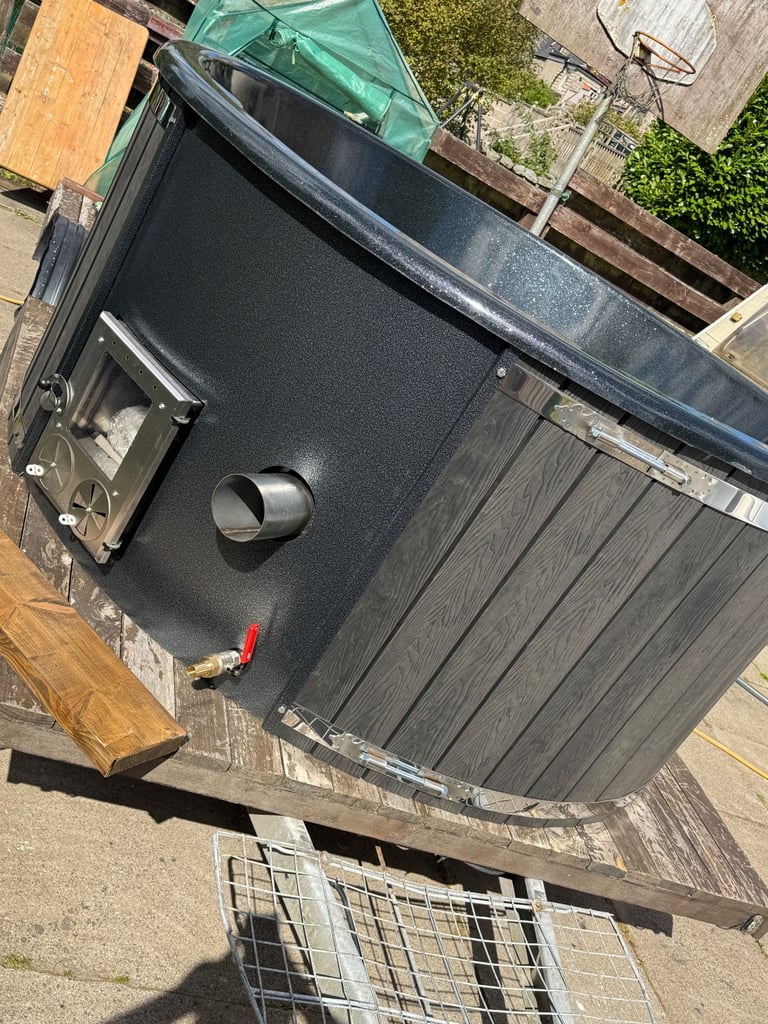 Wood fired integrated hot tub 