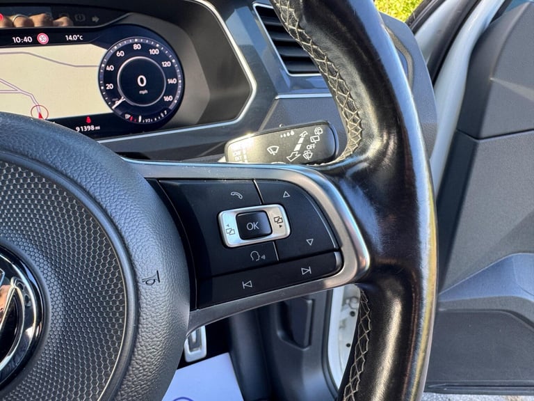 2017 Volkswagen Tiguan 2.0 TDi 150 R-Line 5dr ESTATE DIESEL Manual