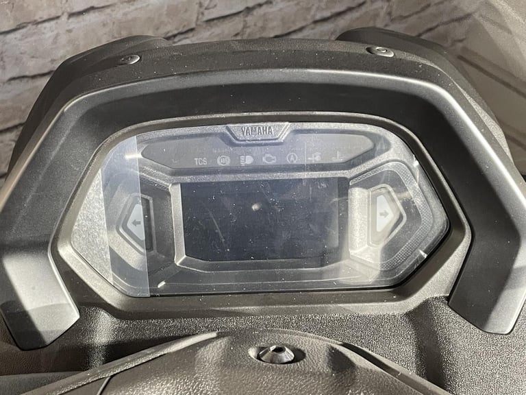 YAMAHA NMAX 125 2025 MODEL IN MILKY WHITE - IN STOCK AVAILABLE NOW !