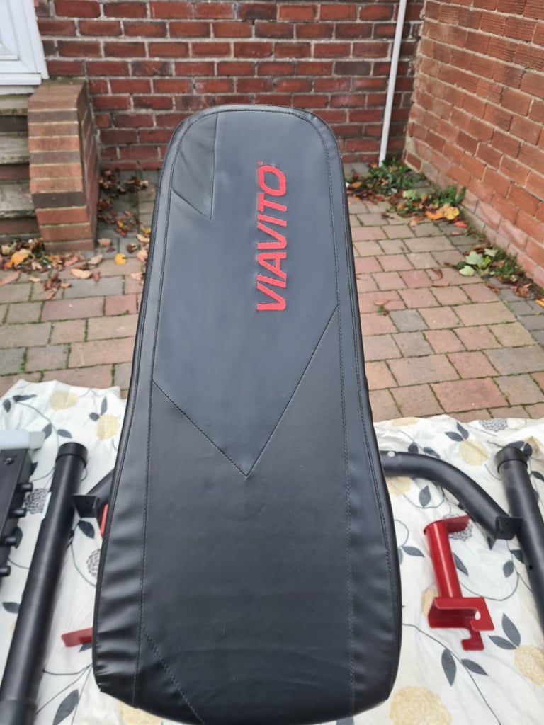 Adjustable weight bench and barbell rack 