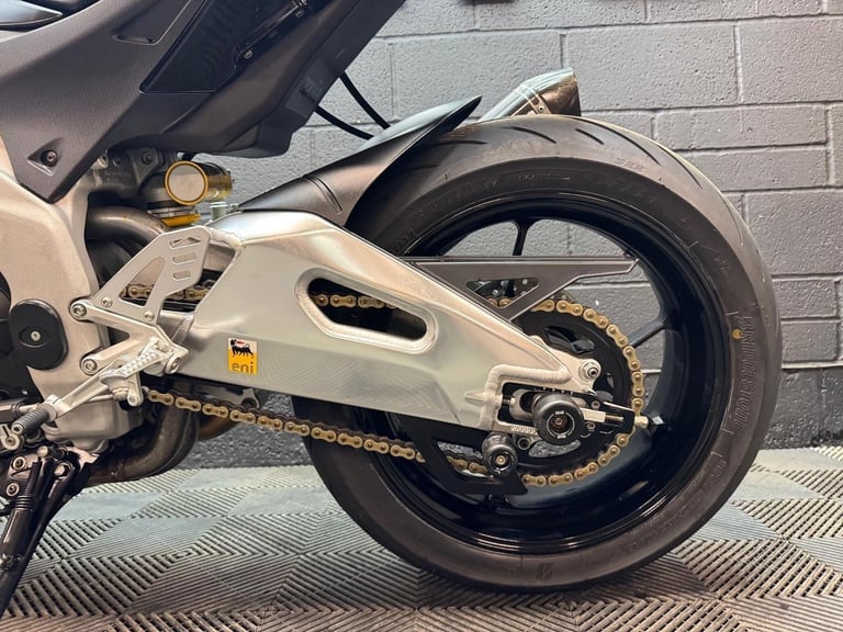 2011 Aprilia Tuono 1000 V4 1000 V4 R APRC Petrol Manual (165 bhp)