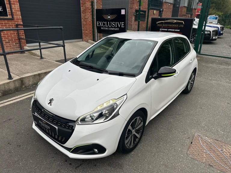 2016 Peugeot 208 1.2 PureTech Active Design Lime Euro 6 5dr HATCHBACK Petrol Manual
