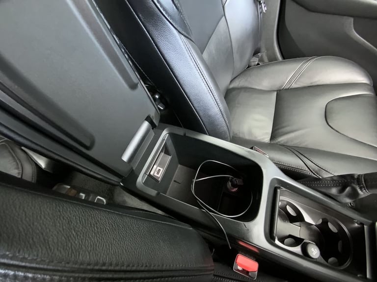 2014 Volvo V40 1.6 D2 SE Lux Nav Hatchback 5dr Diesel Manual Euro 5 (s/s) (115 ps) Hatchback Dies...