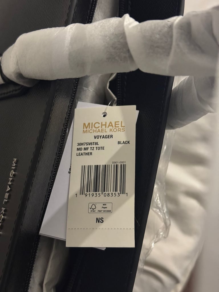 Michael Kors Voyager Medium Crossgrain Leather Tote Bag
