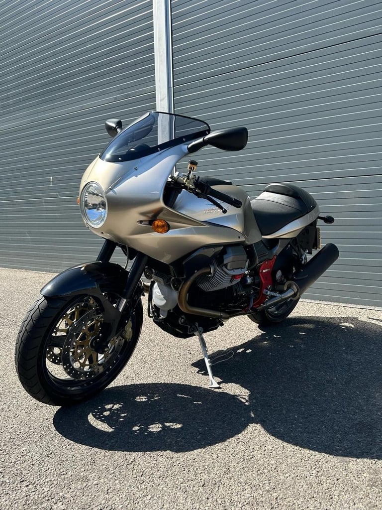 MOTO GUZZI LE MANS SPORT ROSSO CORSA 2002 Petrol Manual in Silver