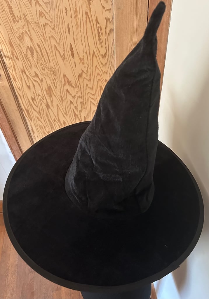 Halloween Hanging Spooky Glow In Dark Skeleton Velvet Witches Hat & Halloween Confetti x 7 Packs