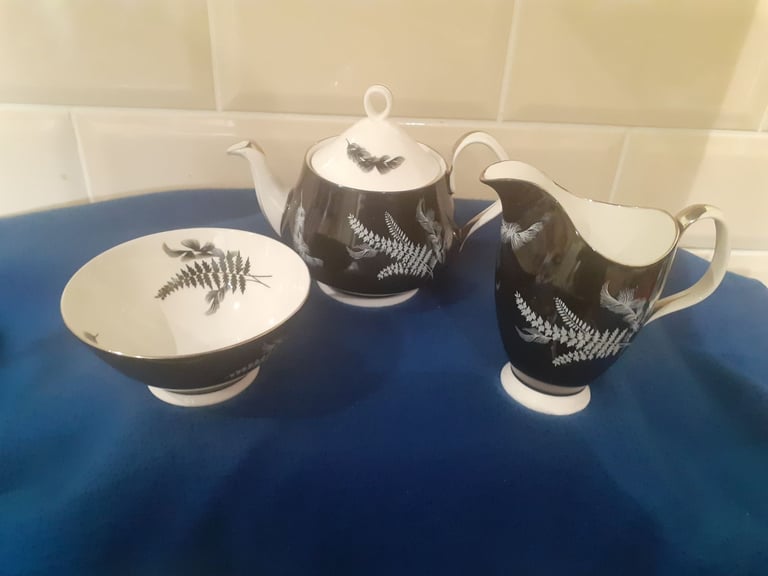 Rare Royal Albert China Night & Day, Teapot, Sugar Bowl, 2 Cups & 2 Saucers & 2 Side Plates 