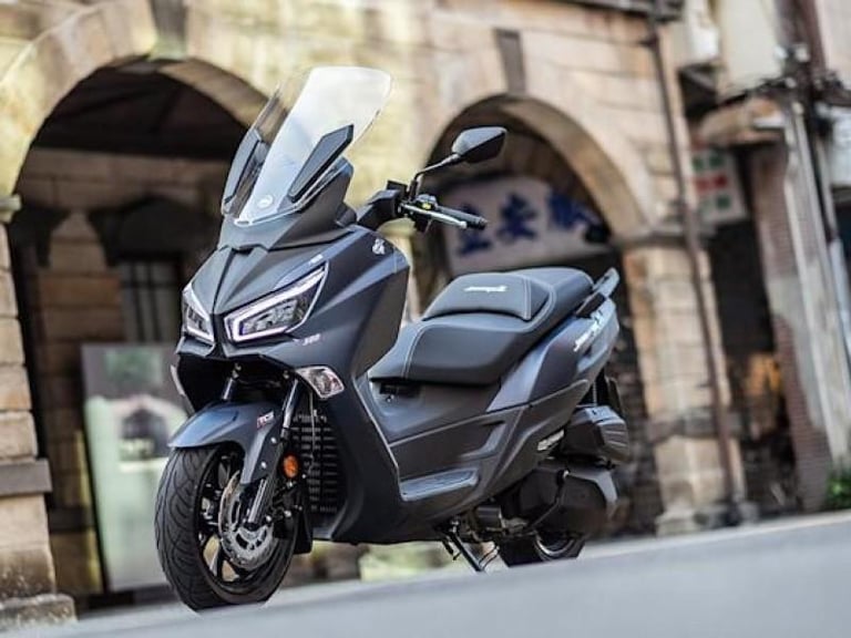Sym Joymax Z+ 300cc Maxi Scooter | Best Scooter | 2023| Easy to ride |Afforda...