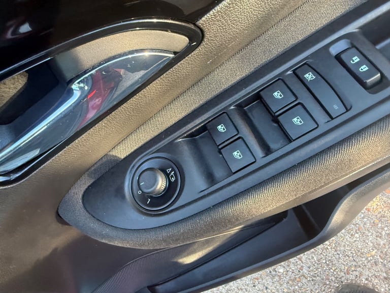 2017 Vauxhall Mokka X 1.4i Turbo Design Nav SUV 5dr Petrol Auto Euro 6 (140 ps)