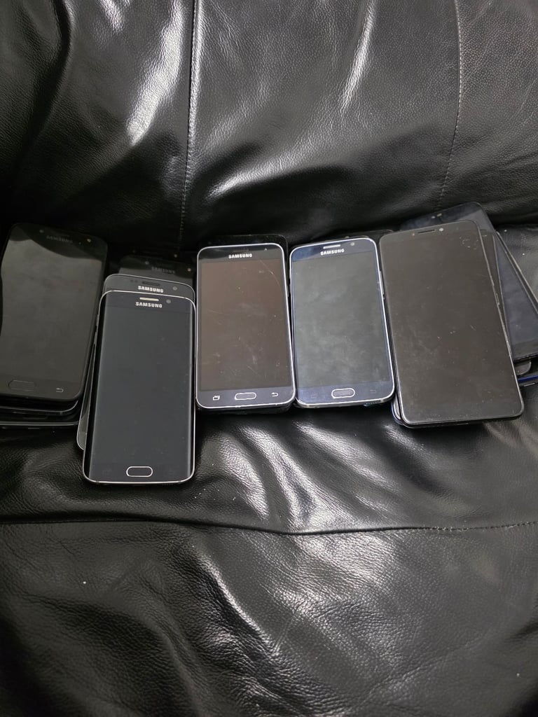 Job Lot of 23 Mobile Phones – Untested, Sold as Seen – Ideal for Spares or Repairs
