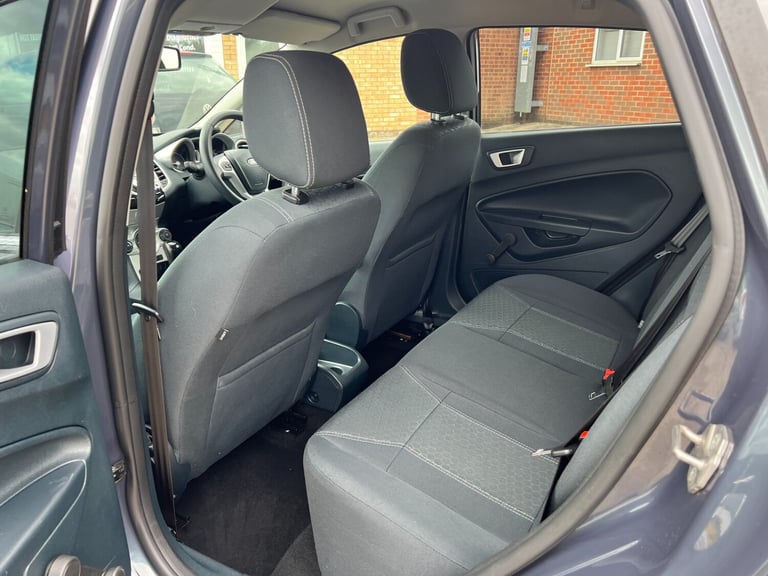 2012 Ford Fiesta 1.4 Titanium 5dr Auto HATCHBACK Petrol Automatic