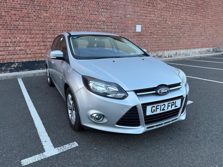  Ford Focus 1.6 Zetec Powershift Euro 5 5dr Petrol Automatic