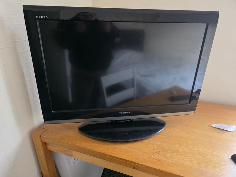 image for 32' toshiba tv