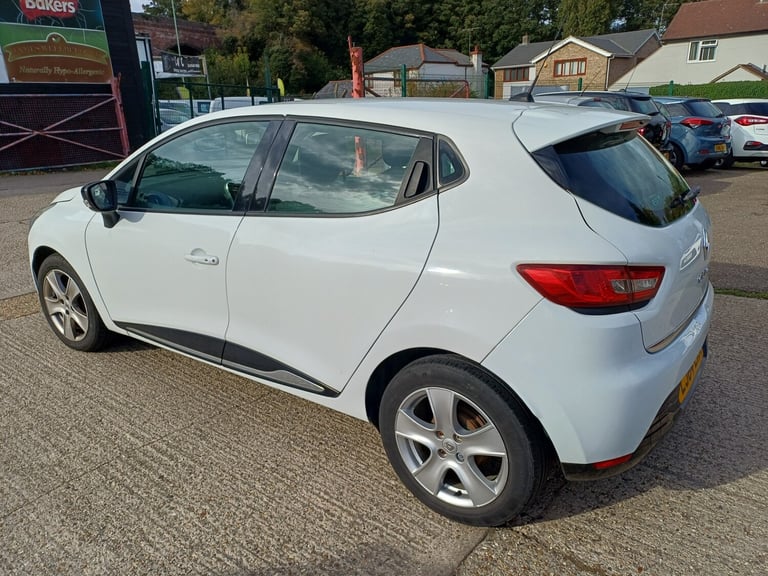 image for 2014 Renault Clio 1.2 16V Dynamique MediaNav 5dr HATCHBACK Petrol Manual