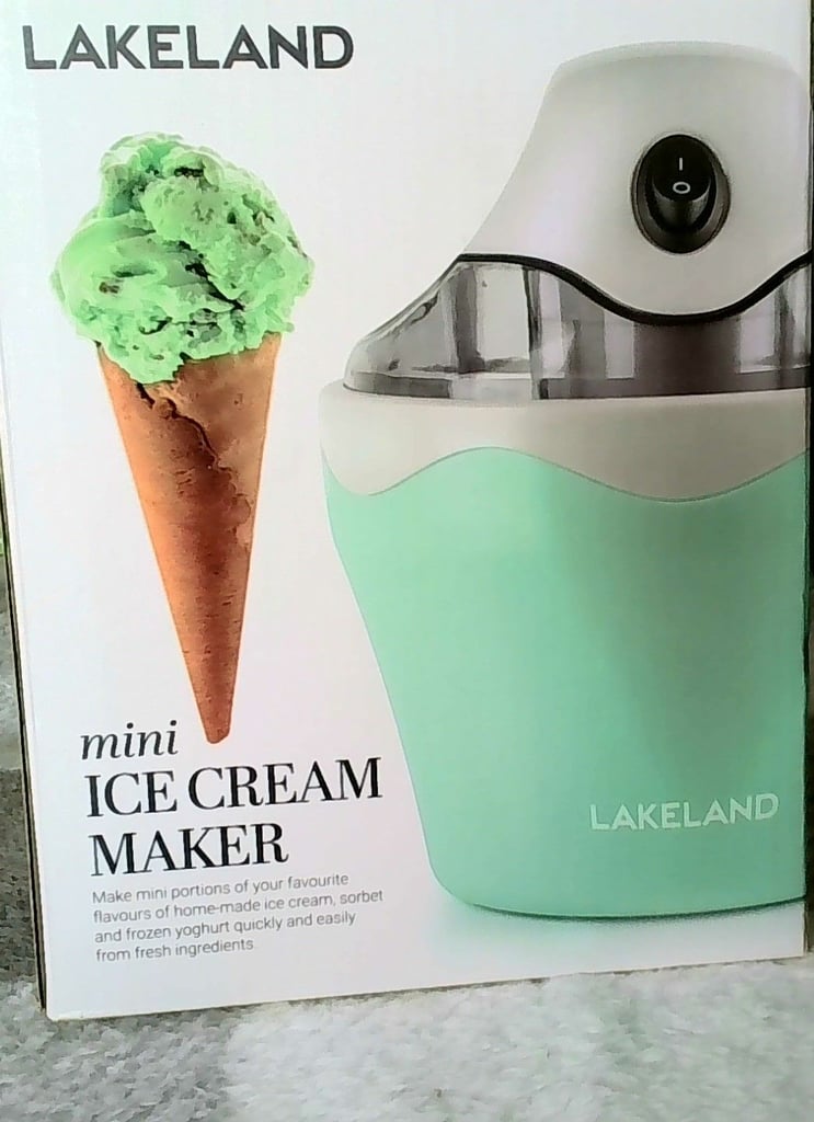 4 FREEBIES - ICE CREAM MAKER, FRUIT AND HERBAL TEAS X 2 AND CROCHET KIT