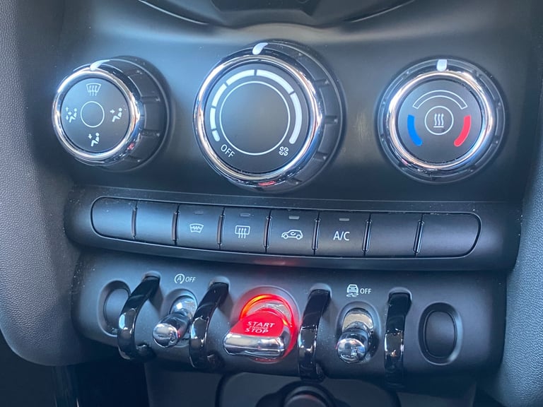 2021 MINI Hatch 1.5 Cooper Classic Auto 3dr - Apple CarPlay &amp; Sat Nav &amp; Cruise Control HA...