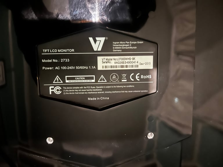 V7 27” monitor