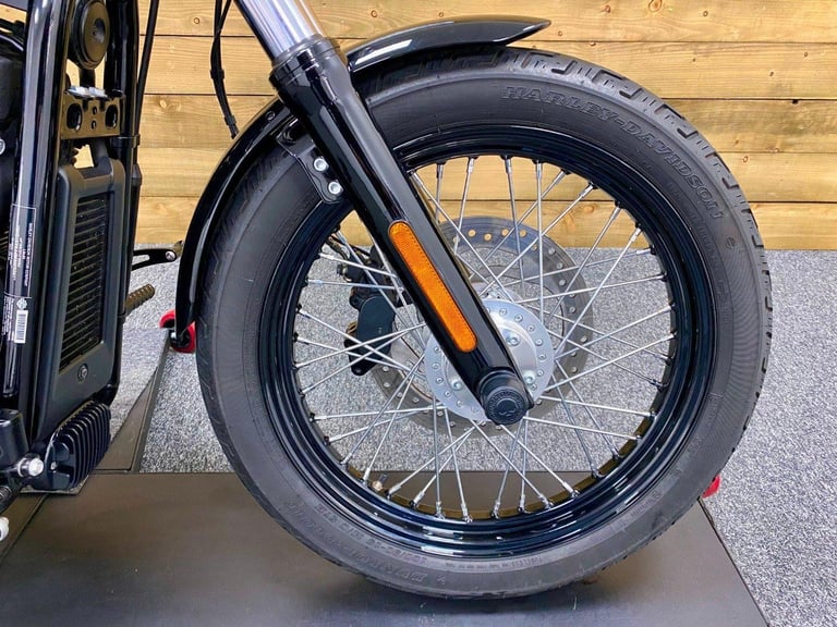 2021 Harley-Davidson FXBBS Street Bob 114, Only 5,023 Miles, Vance and Hines++