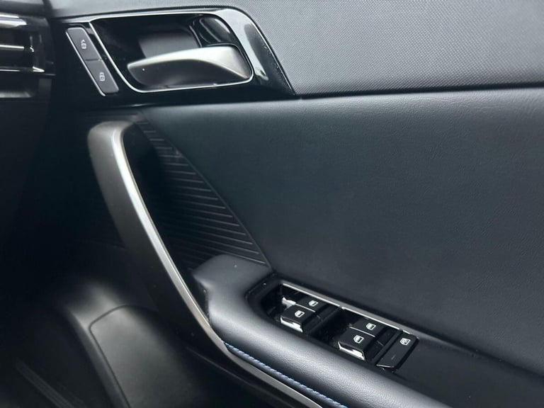 2024 MG MG4 64kWh Trophy Long Range Hatchback 5dr Electric Auto (203 ps) Hatchback ELECTRIC Autom...