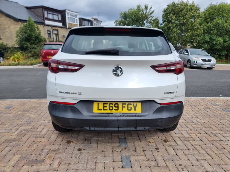 2020 Vauxhall Grandland X SE Turbo, 17,000 MILES. 5 Months MOT