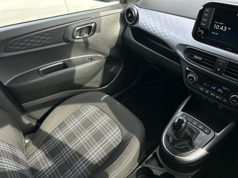 2024 Hyundai i10 1.0 Premium Hatchback 5dr Petrol Auto Euro 6 (s/s) (63 ps) Hatchback PETROL Auto...