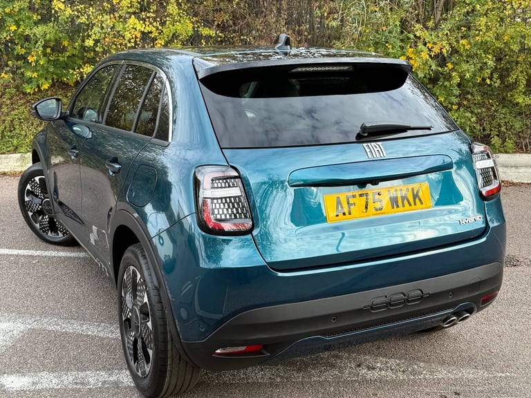 2025 Fiat 600 1.2 Hybrid 48V 136 La Prima 5dr eDCT-6 Hatchback Petrol Automatic