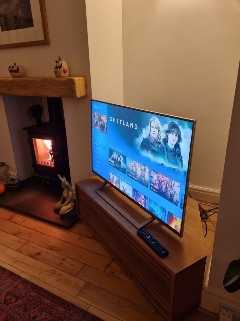 image for 43&quot; SONY Bravia smart TV